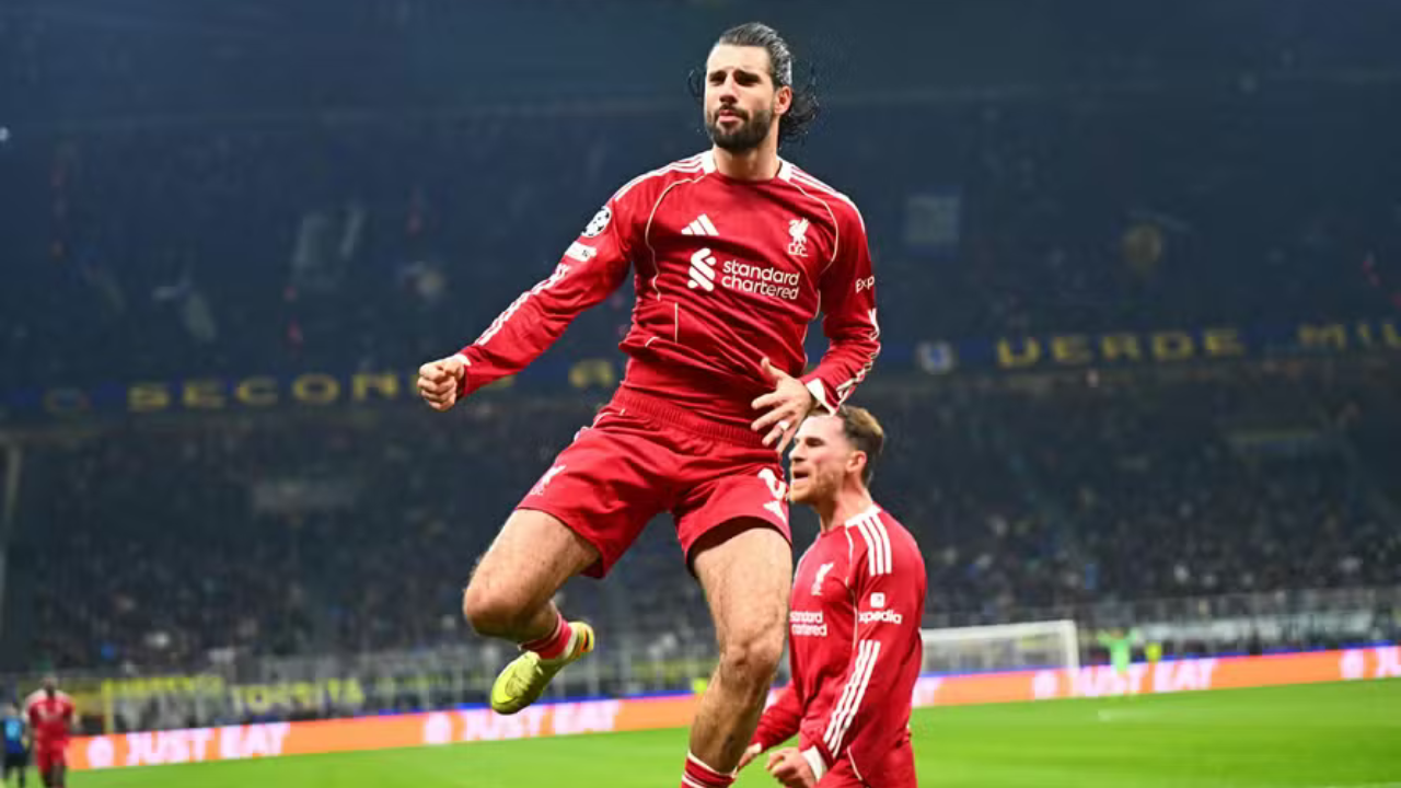 Liverpool arranca vitória dramática contra a Inter de Milão na Champions League em meio a crise interna