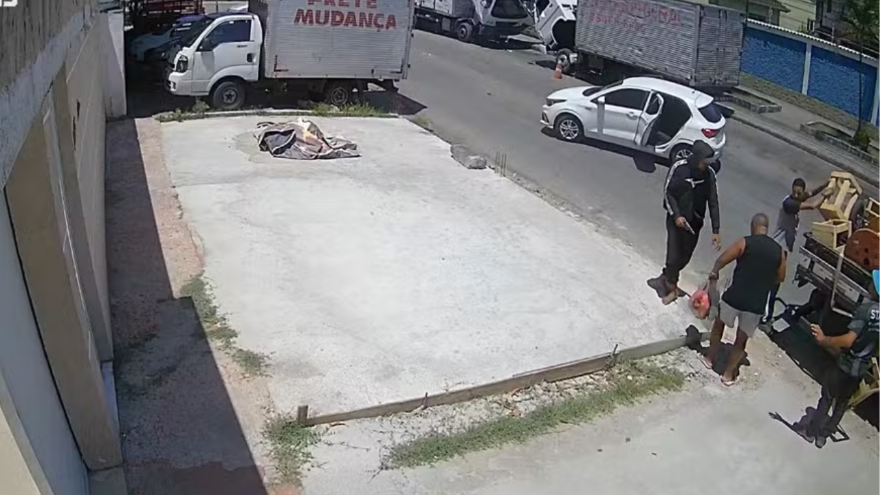 Cantor Gilmar PQD é Assaltado em Frente de Casa na Taquara, RJ