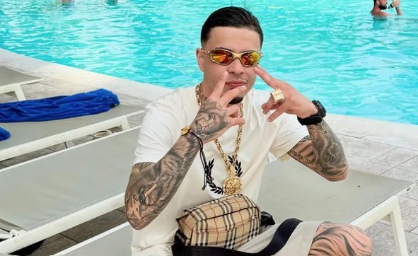 Quem é MC Tuto? Cantor foi preso após atropelar jovem durante gravação de clipe em local proibido 