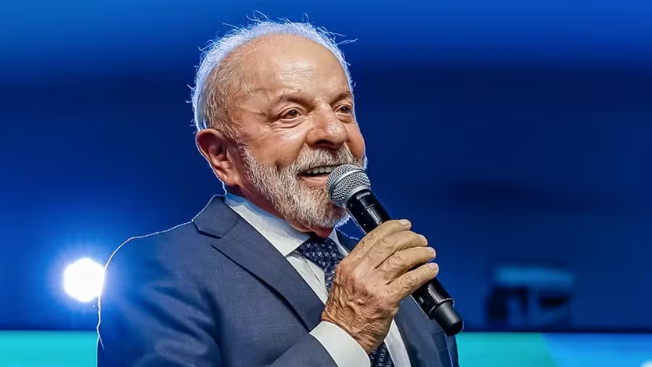 Aprovação do Governo Lula Cai para 45%, Desaprovação Se Mantém em 49%, Aponta Pesquisa Quaest
