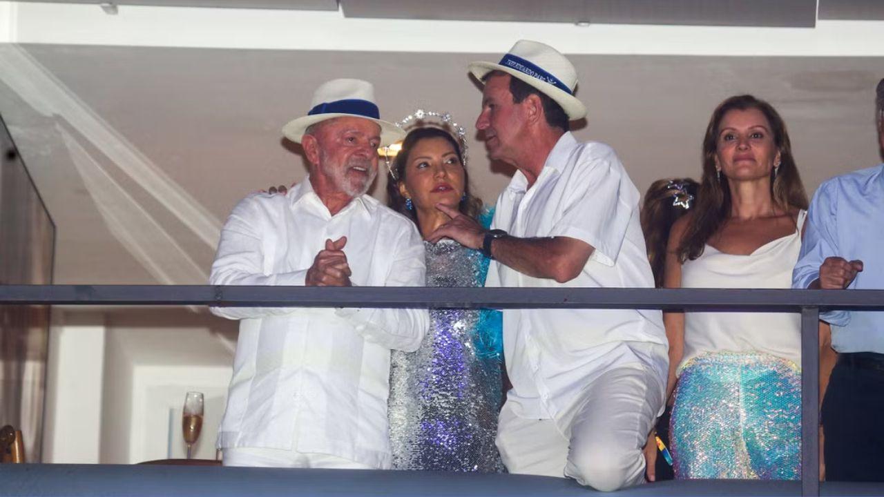 Lula assiste aos desfiles na Sapucaí ao lado de Eduardo Paes em gesto de união política