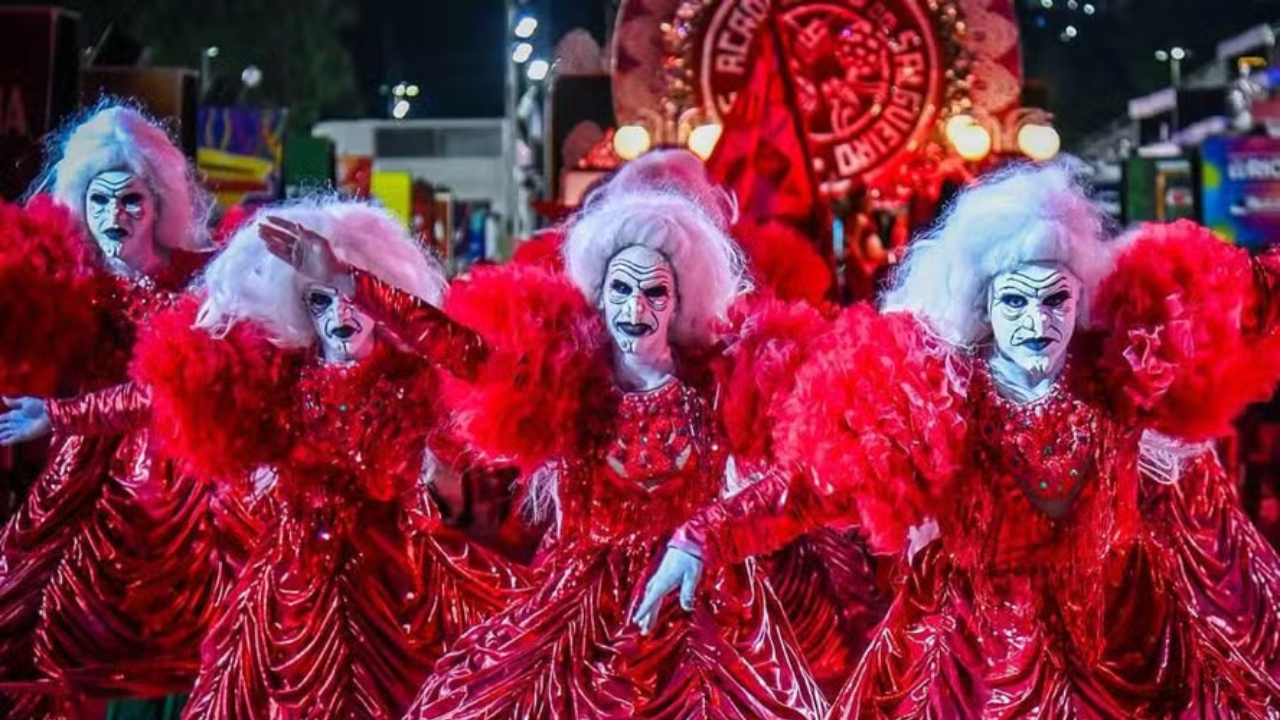 Noite Épica na Sapucaí: Vila Isabel quebra protocolo e Salgueiro supera falha técnica e canta 