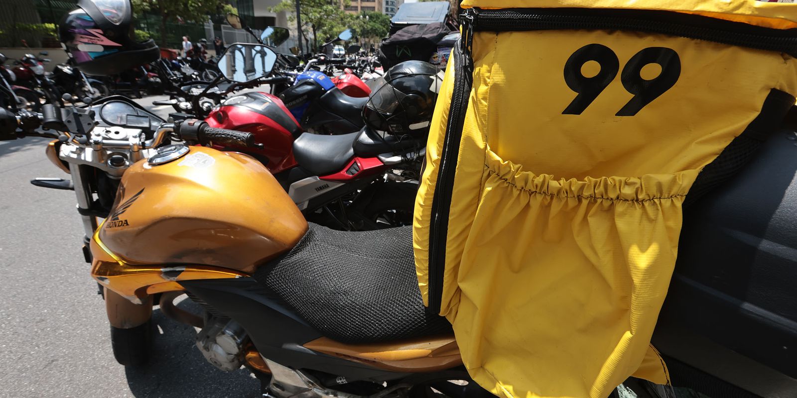 99 implementa tecnologia de monitoramento para aprimorar segurança de motociclistas parceiros
