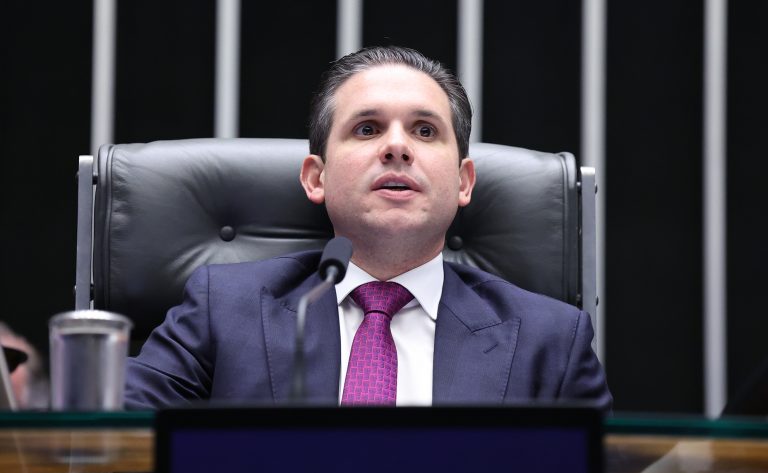 Brasil ganha competitividade com aprovação da Política Nacional de Minerais Críticos, afirma Motta