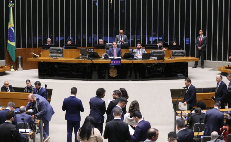 Câmara dos Deputados aprova entrada do Brasil em pacto da OMC para aeronaves civis