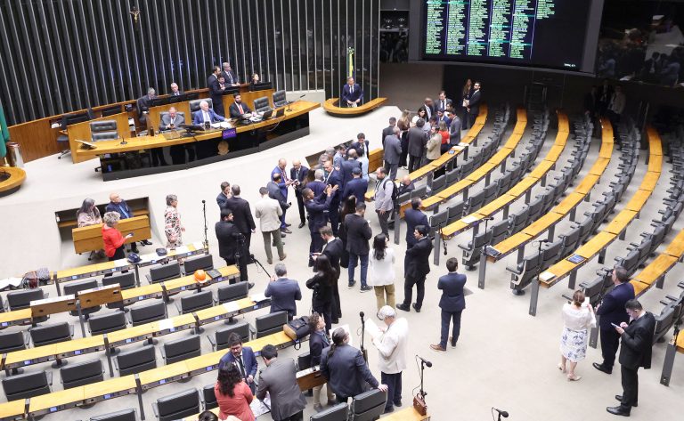 Câmara dos Deputados pauta votação de projetos cruciais para a saúde na próxima semana