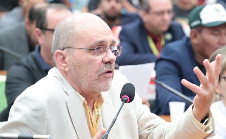 Centrais sindicais alertam para brechas na PEC 6x1 que podem prejudicar categorias