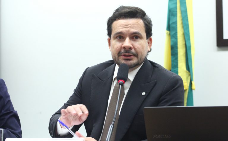 Projeto que agiliza a venda de bens apreendidos do crime organizado avança na Câmara