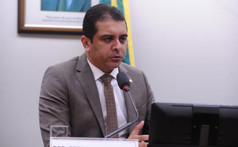 Câmara dos Deputados debate prevenção à violência sexual infantojuvenil com especialista internacional