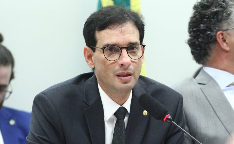 Comissão especial pode votar parecer sobre fim da escala 6x1 nesta quarta-feira