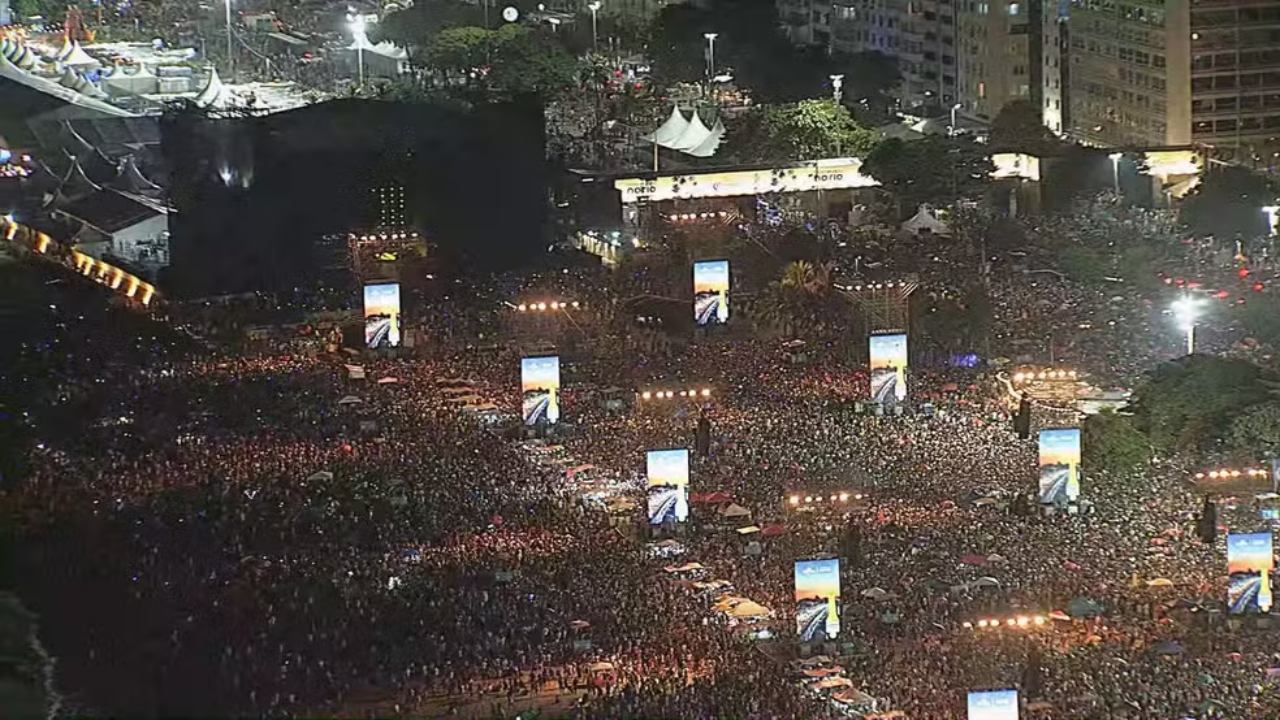 Confusão e relatos de furtos marcam concentração para show de Shakira em Copacabana