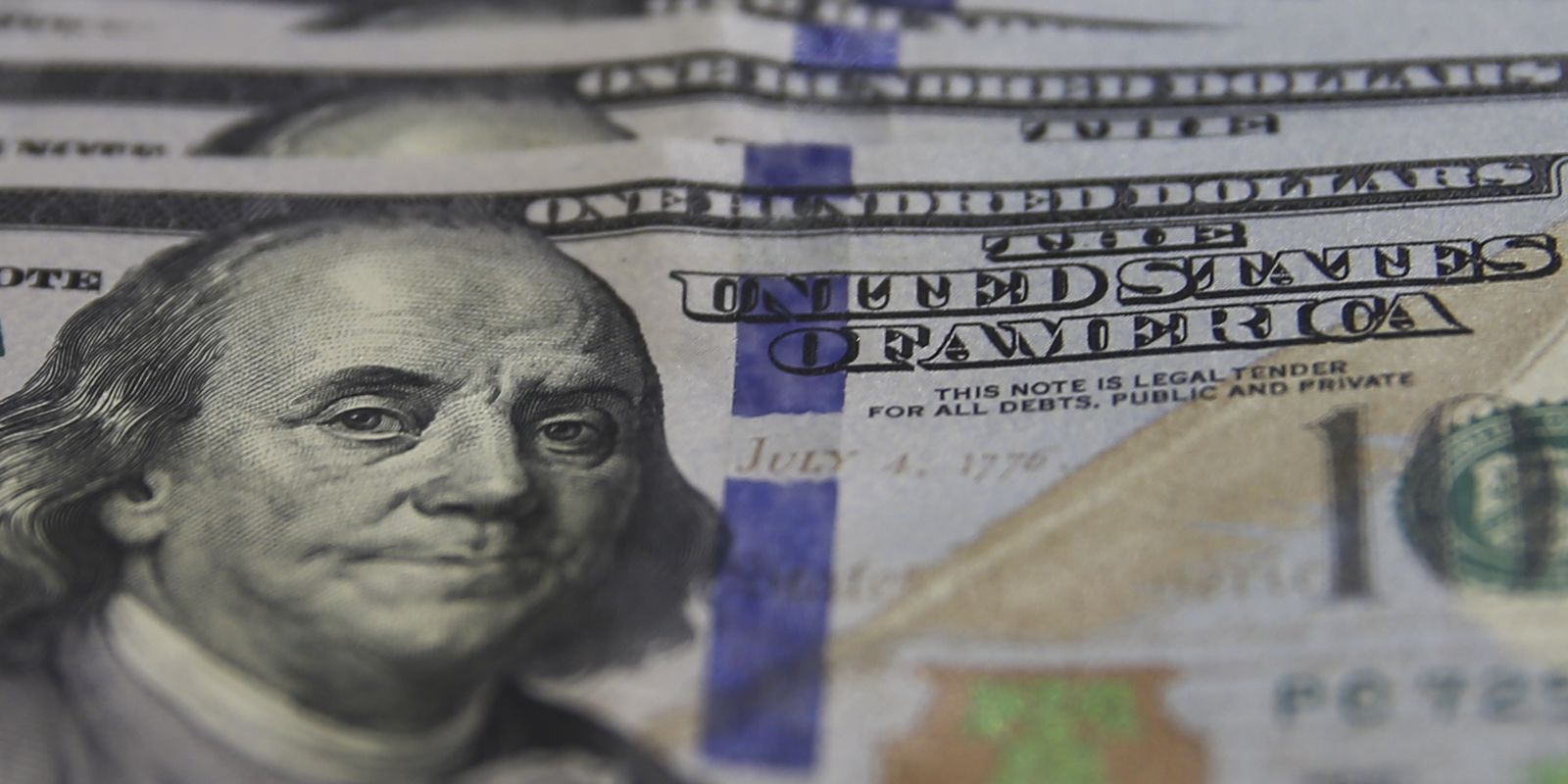 Contas externas do Brasil registram déficit de US$ 1,765 bilhão em abril, impulsionado por investimentos diretos