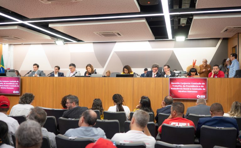 Deputados articulam mobilização para o fim da escala 6x1 e redução da jornada de trabalho