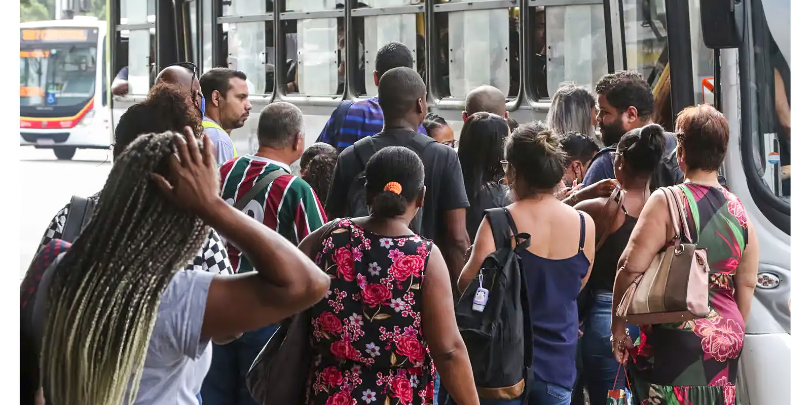 Desemprego mais longo no Brasil atinge mínima histórica, revela IBGE