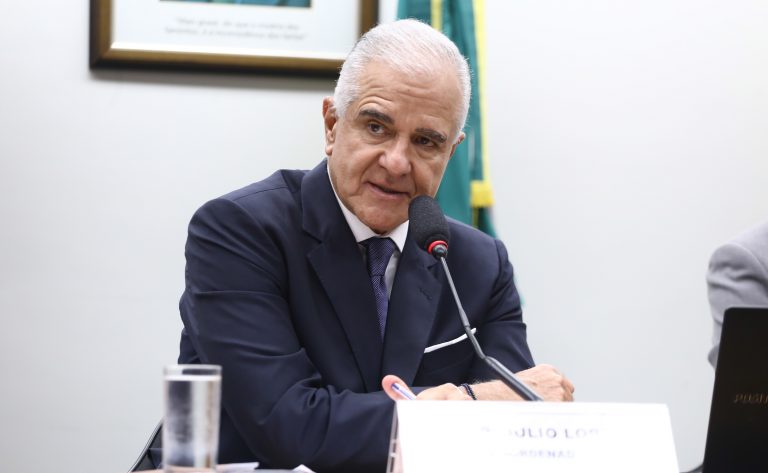Frentes parlamentares criticam fim da taxa das blusinhas e alertam para concorrência desleal