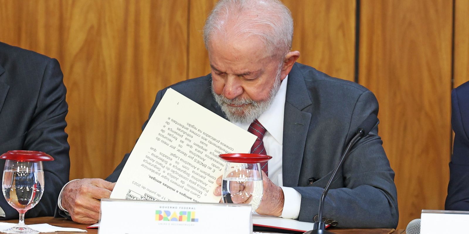 Lula veta projeto de lei que equipara estágio a experiência profissional