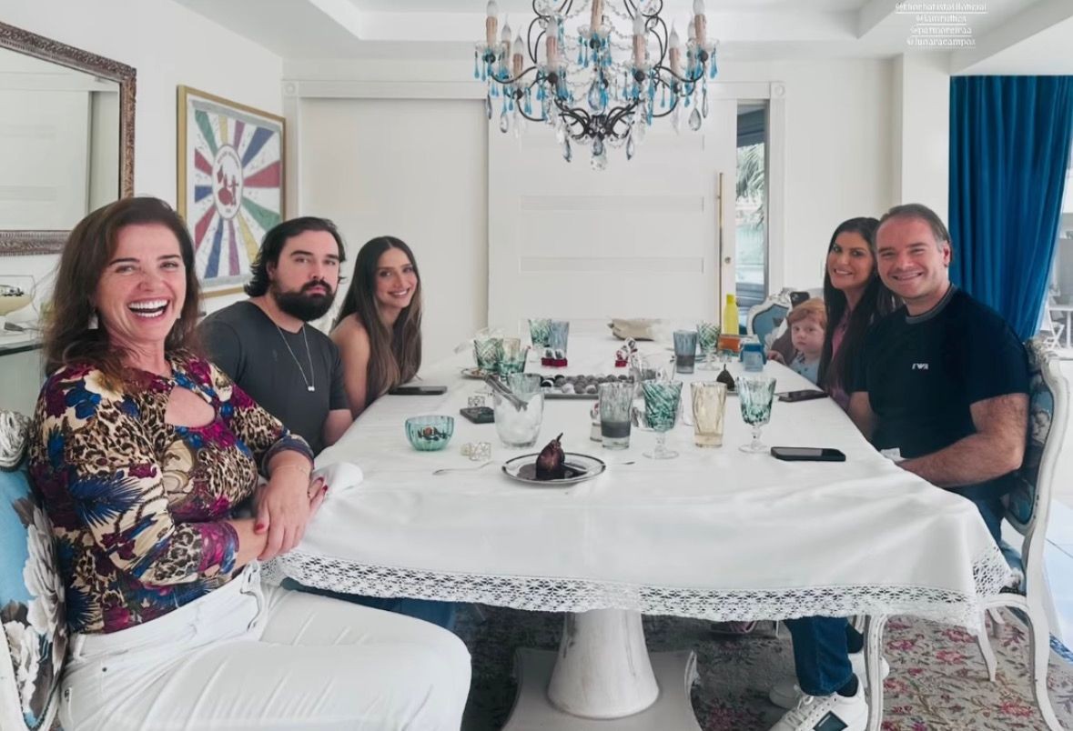 Luma de Oliveira exalta família em rede social e envia nova indireta para Eike Batista