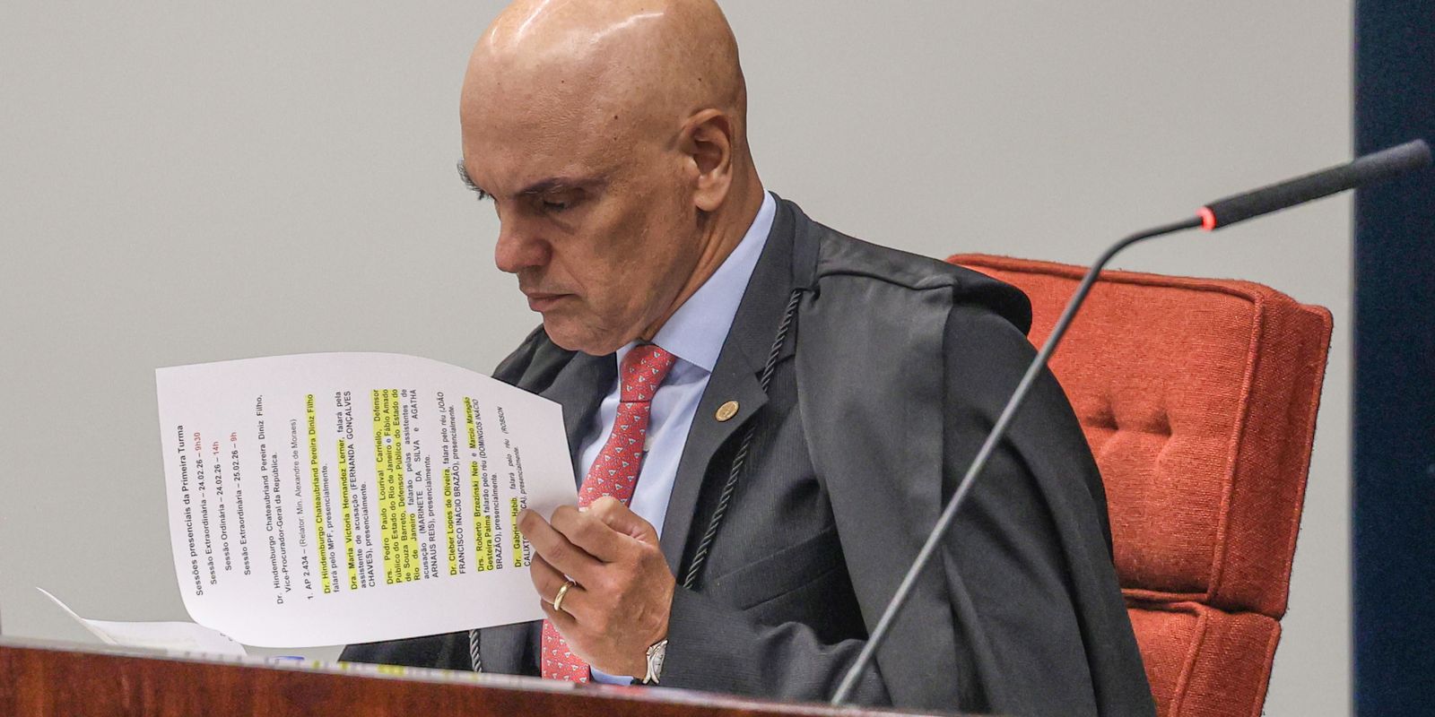 Moraes exige providências do governo brasileiro para extradição de Carla Zambelli