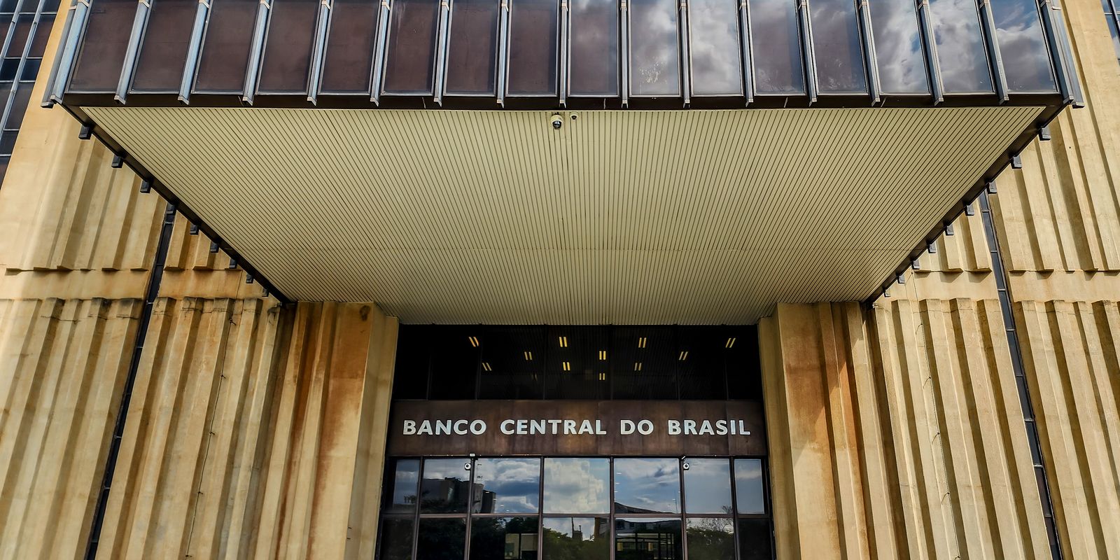 Pedido de vista adia votação da autonomia financeira do Banco Central na CCJ