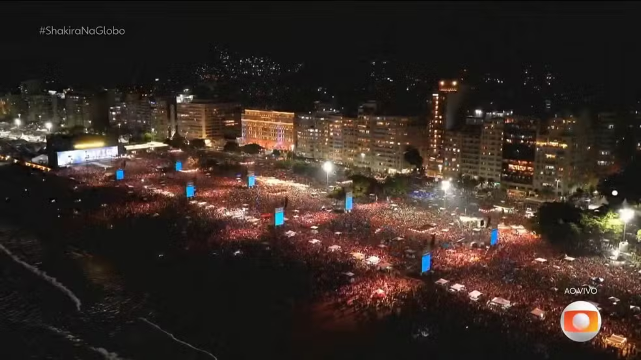Shakira atrai 2 milhões de pessoas em show histórico na Praia de Copacabana