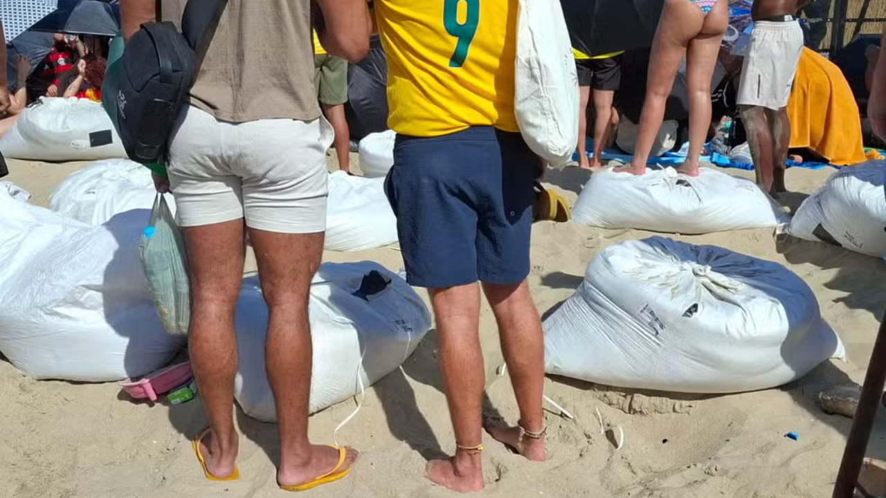 Show da Shakira em Copacabana: Venda de 'camarotes' improvisados mobiliza fiscalização na orla