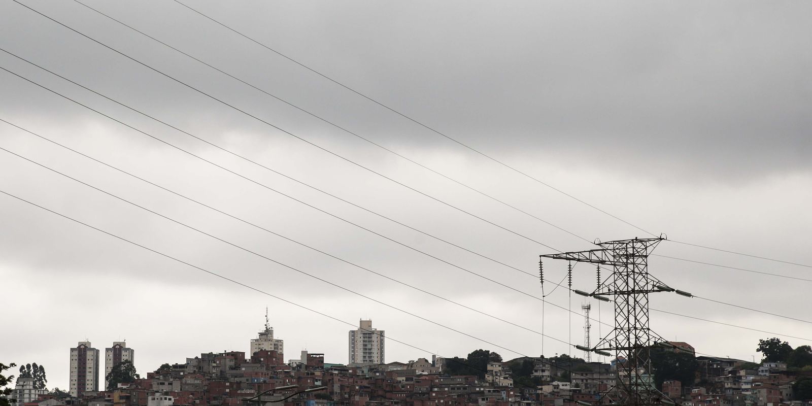 Defesa Civil de São Paulo emite alerta para temporais isolados e queda de temperatura