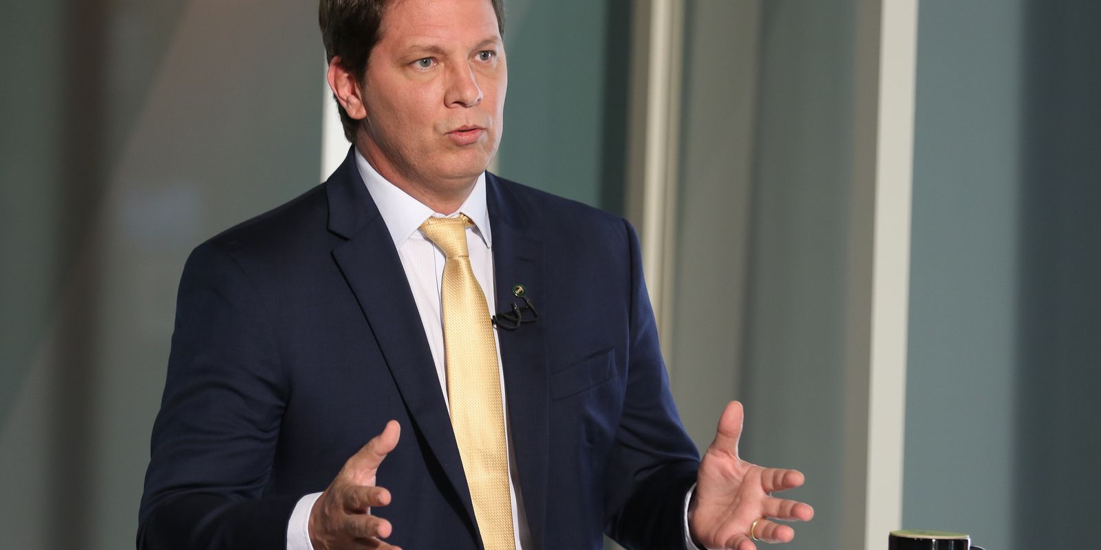 STF falha em notificar Mário Frias em apuração sobre filme de Bolsonaro