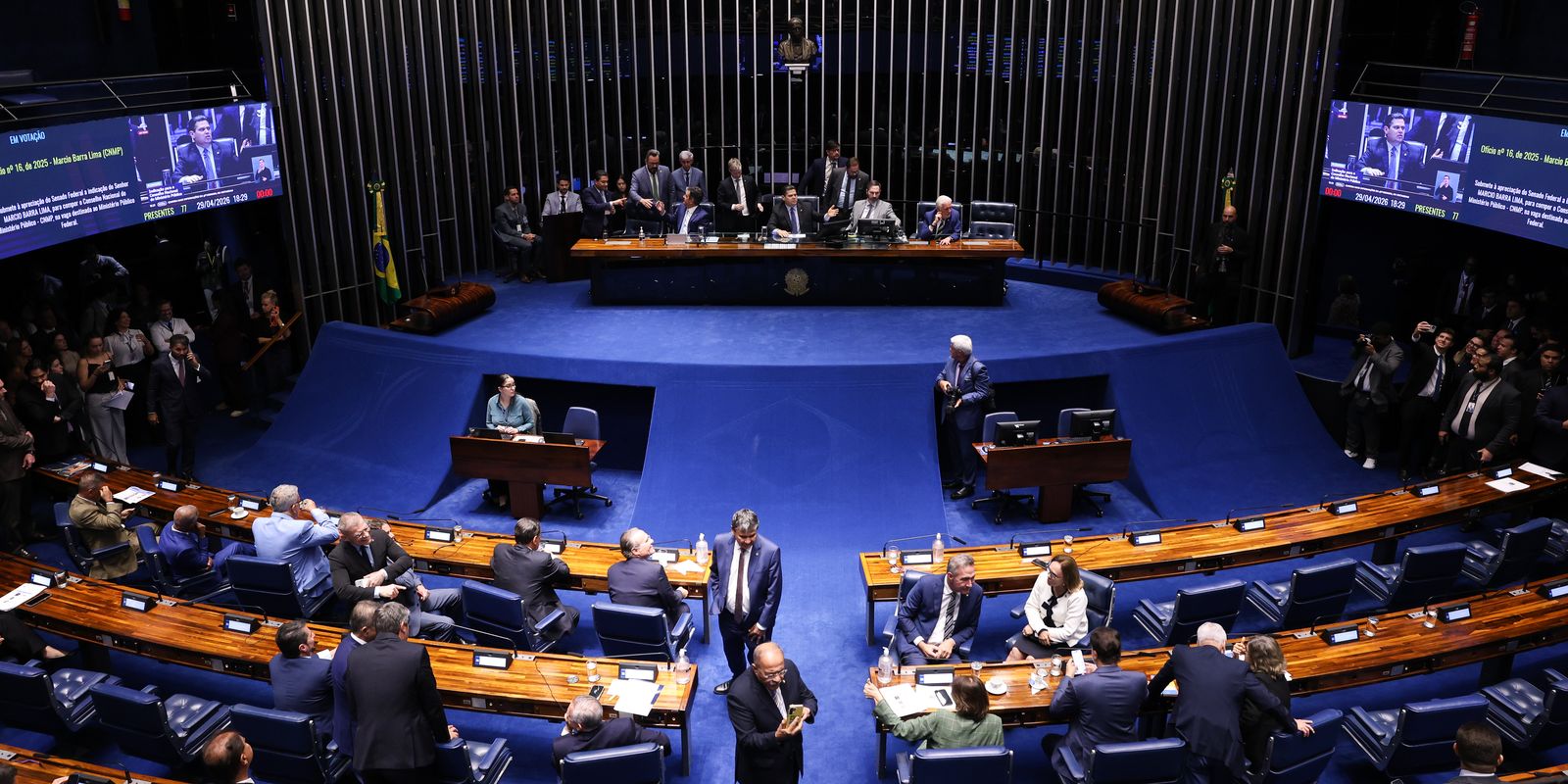 Alcolumbre adia votação da PEC que visa acabar com escala 6x1 no Senado