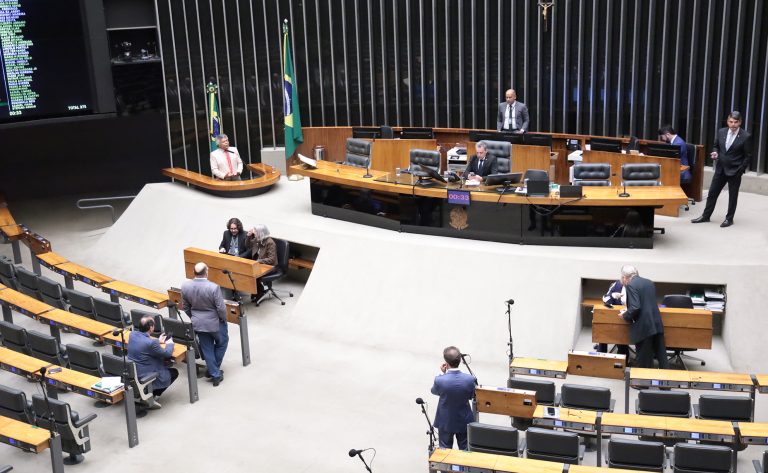 Câmara aprova MP que restringe benefício fiscal para importadores de cacau