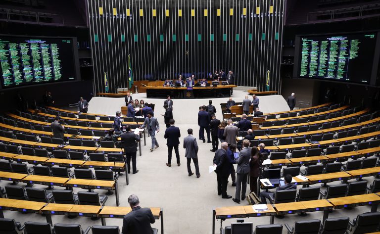 Câmara aprova atestado para pais acompanharem filhos doentes