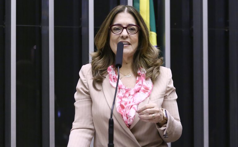 Comissão aprova acesso a direitos sociais e previdenciários para mulheres da pesca artesanal