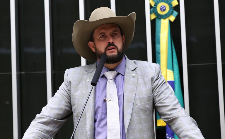 Comissão da Câmara aprova auxílio para veículos a diesel devido ao biodiesel