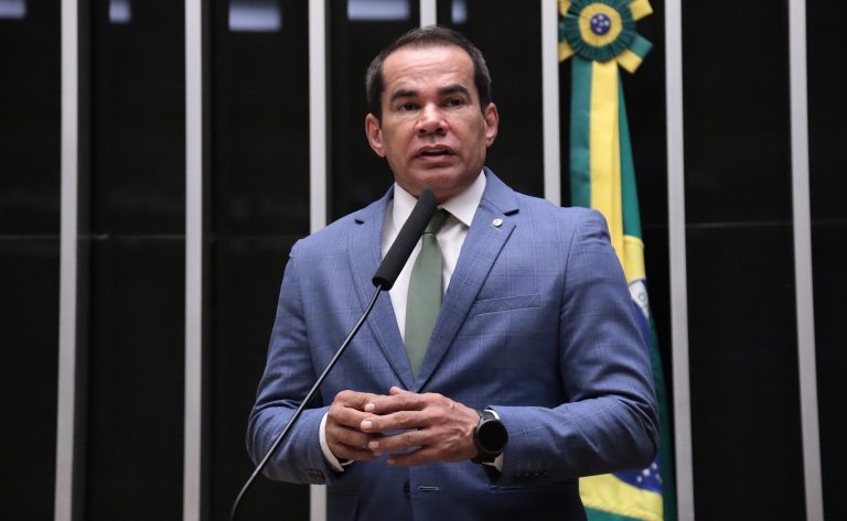 Câmara aprova criação de 91 cargos em comissão para a Defensoria Pública da União