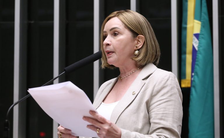 Comissão aprova 