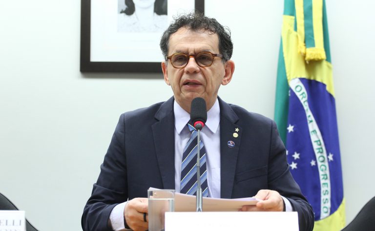 Comissão da Câmara aprova gratuidade de documento pessoal para pessoa idosa