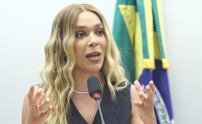 Comissão da Câmara aprova isenção de ICMS para próteses de silicone após mastectomia