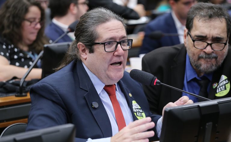 Comissão da Câmara dos Deputados aprova projeto que assegura grêmios estudantis nas escolas