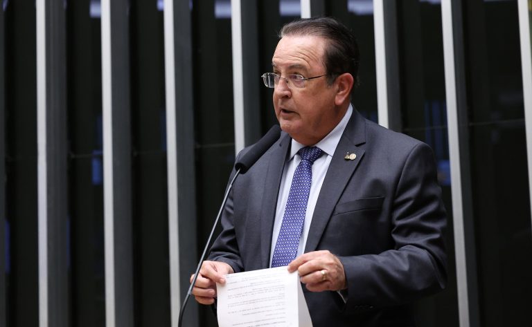 Comissão da Câmara aprova projeto que permite extensão do estágio após conclusão do curso