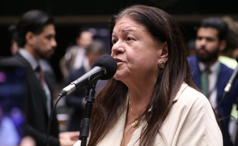 Câmara aprova projeto que reforça proteção social a crianças e adolescentes órfãos