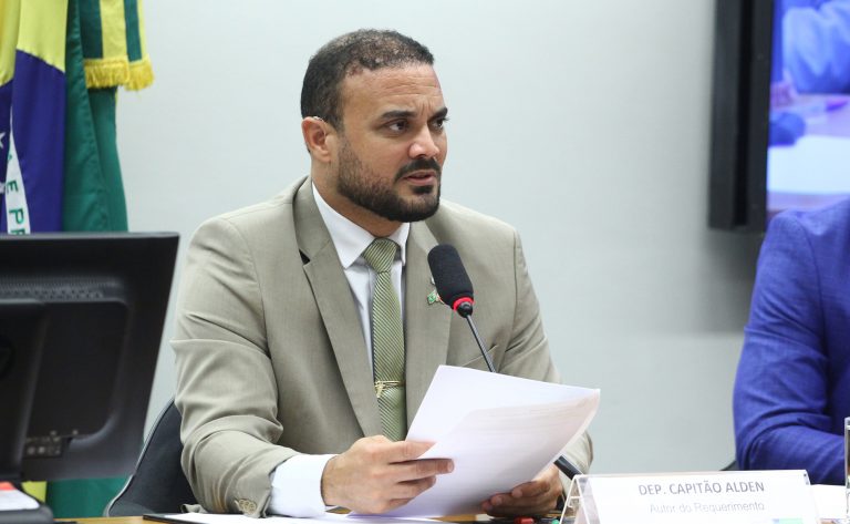 Câmara dos Deputados aprova porte de arma para corretores de imóveis