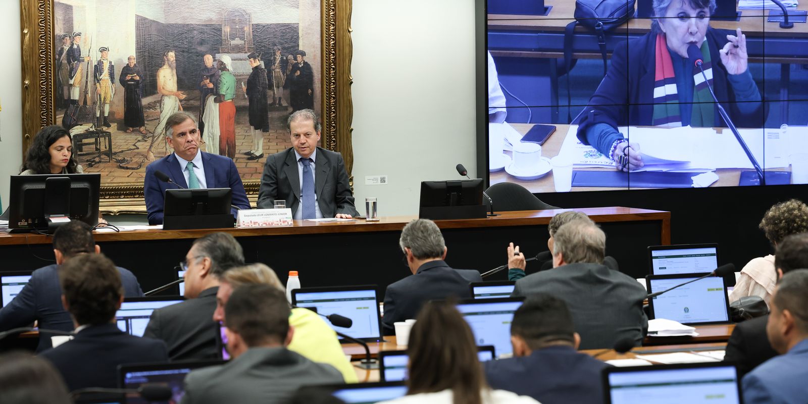 Câmara dos Deputados avança com redução da maioridade penal para 16 anos