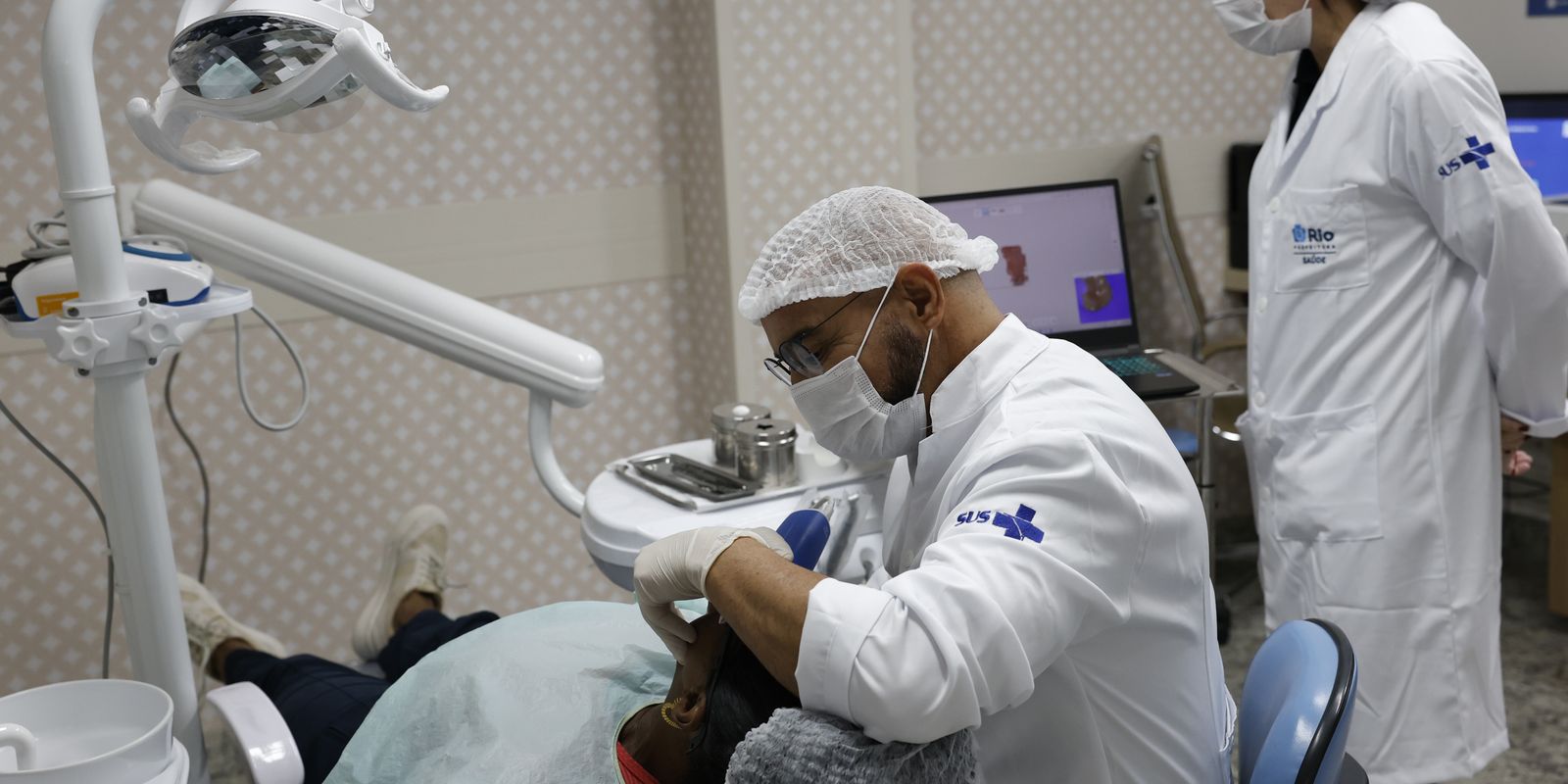 Senado aprova novo piso salarial para médicos e dentistas
