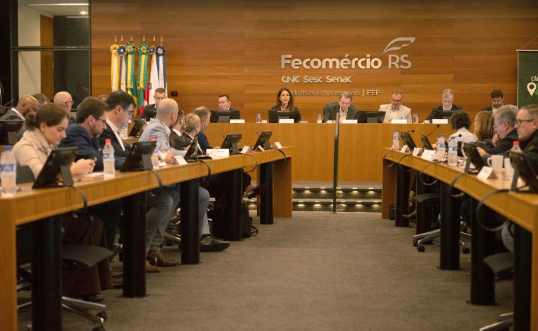 Comissão debate reajuste do Simples Nacional e limite do MEI em Porto Alegre