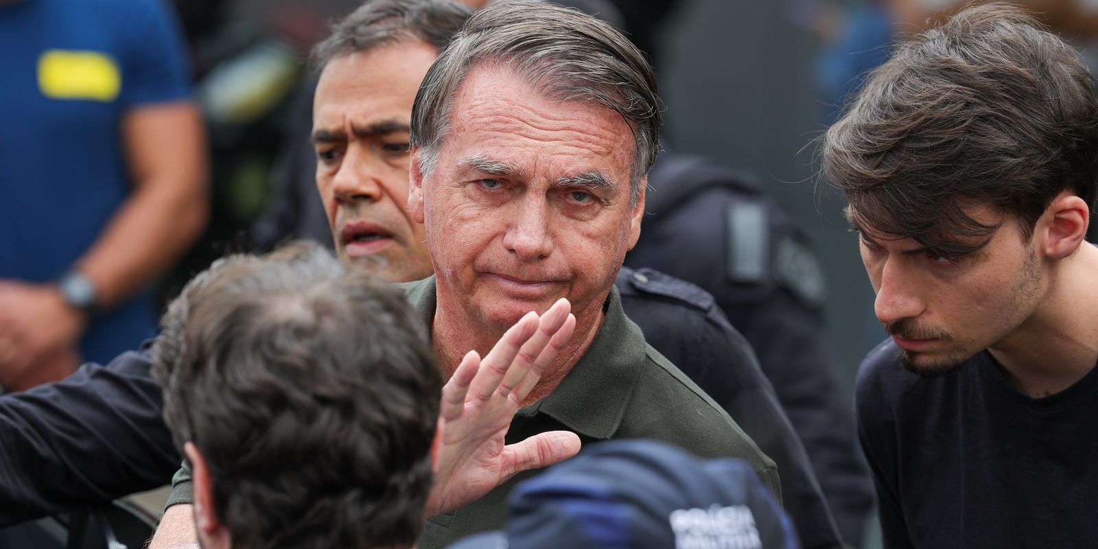 Delegado pede ao STF depoimento de Bolsonaro sobre arma apreendida com segurança