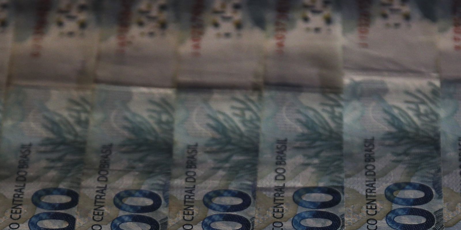 Dívida Pública Federal atinge mais de R$ 9 trilhões em maio, impulsionada pela Taxa Selic