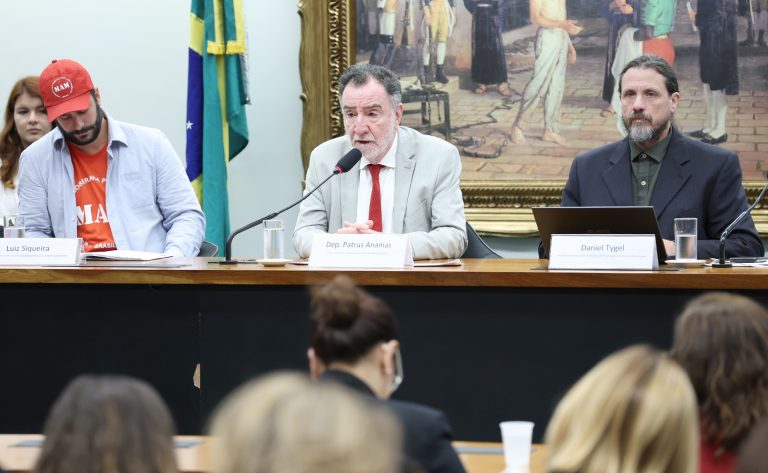 Especialista pede suspensão de licenciamento para exploração de terras raras em Minas Gerais