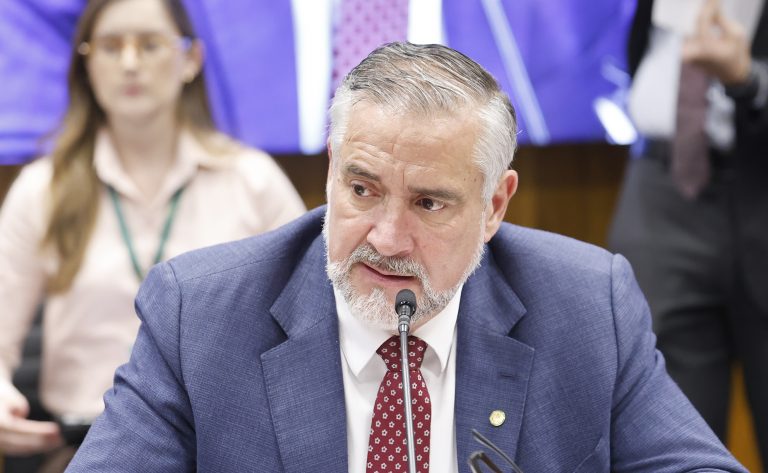 Governo retira pedido de urgência para projeto de jornada de trabalho