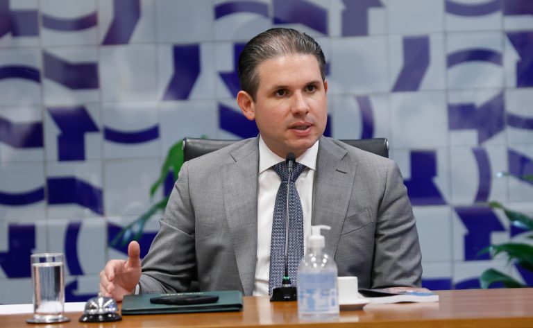 Líderes da Câmara debatem fim da escala 6x1 e medidas contra a misoginia