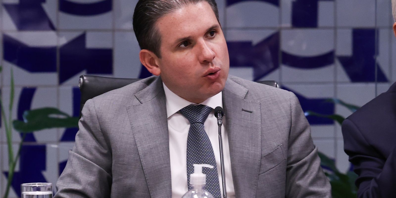 Hugo Motta convoca líderes da Câmara para votar PL do fim da escala 6x1