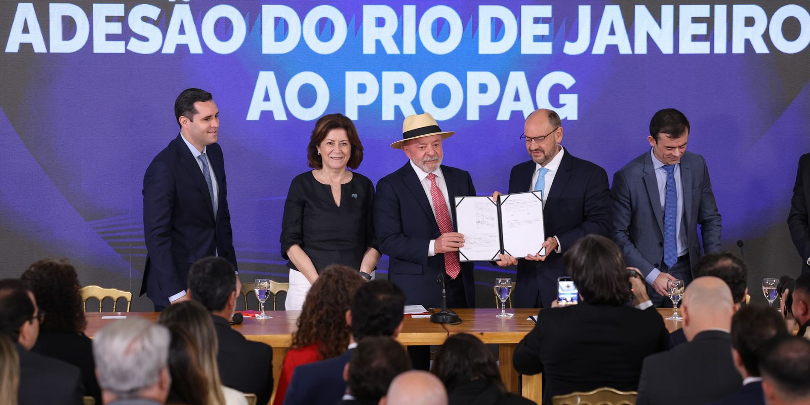 Rio de Janeiro adere a programa e reduz dívida com a União em R$ 40 bilhões